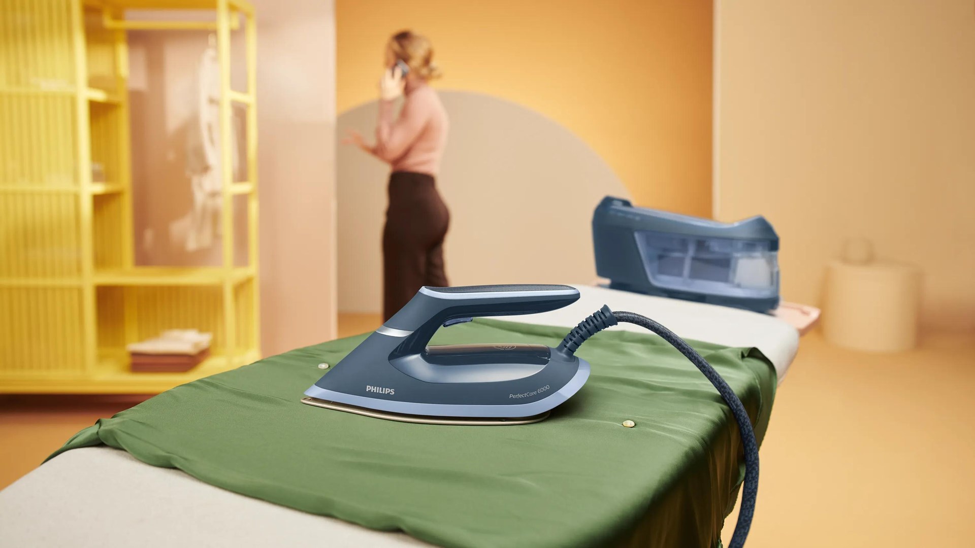 Philips  6000 series PSG6042/20 steam ironing